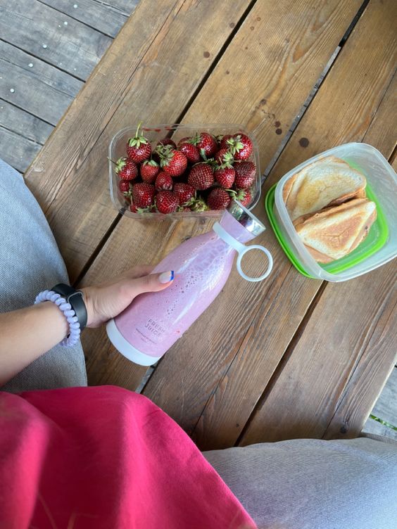 Traverl Portable Mini Juice Blender - USB Rechargeable